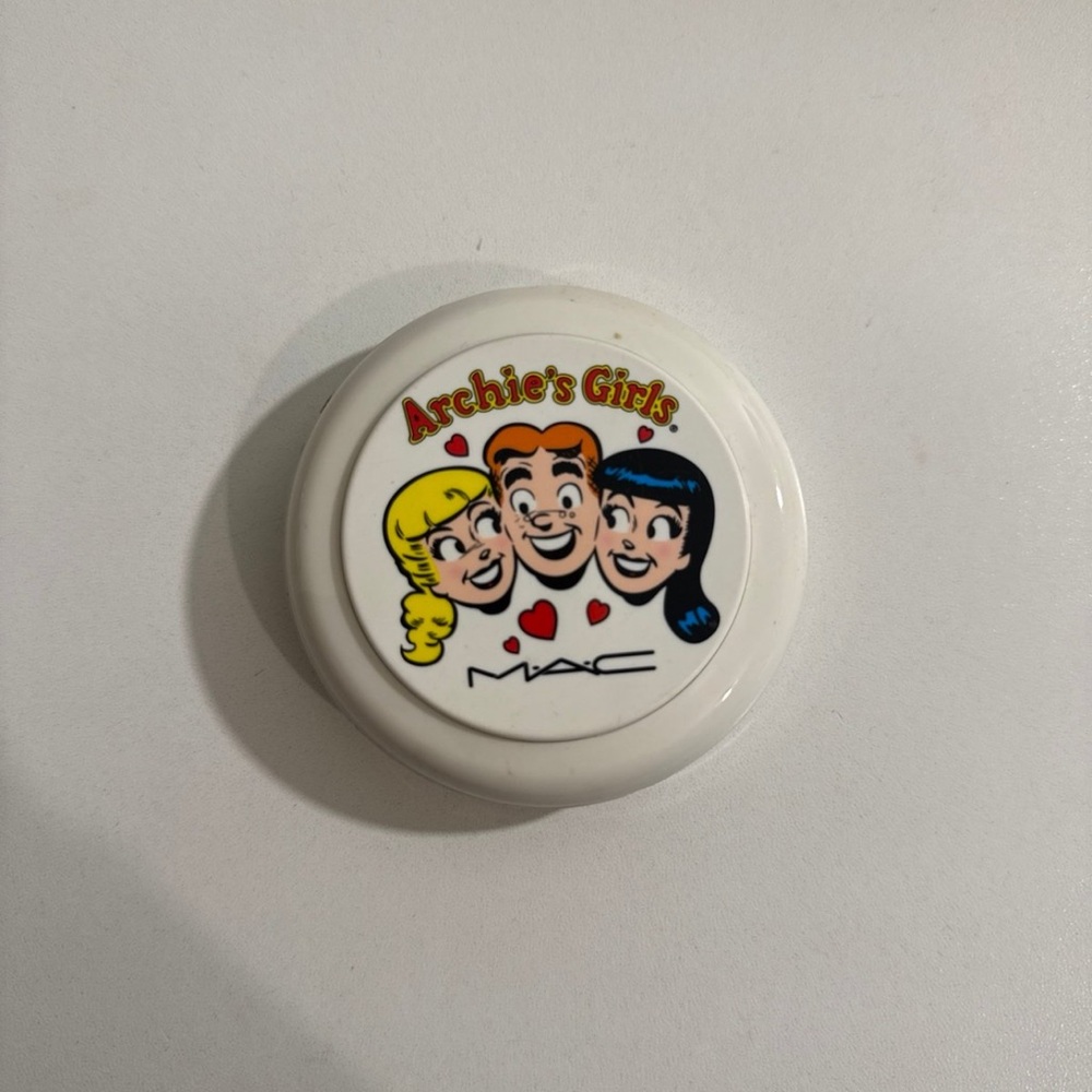 MAC Archie's Girls Compact